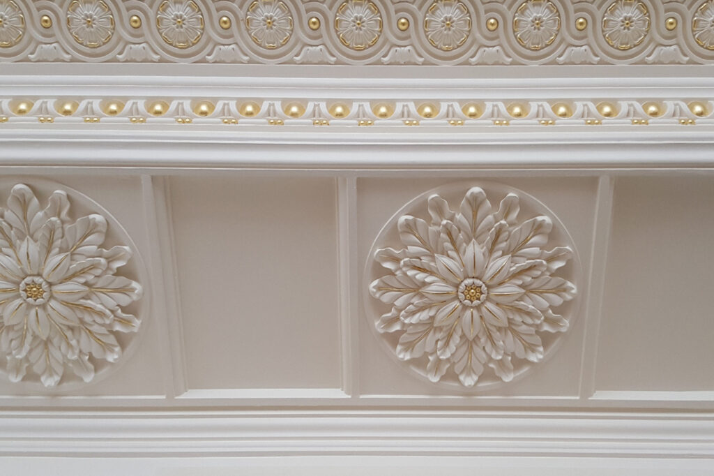 Oil gilded cornice and wall mouldings refurbished by Decorative Effects